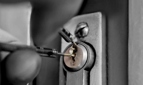 Looking For a Locksmith: How and When He Can Help You