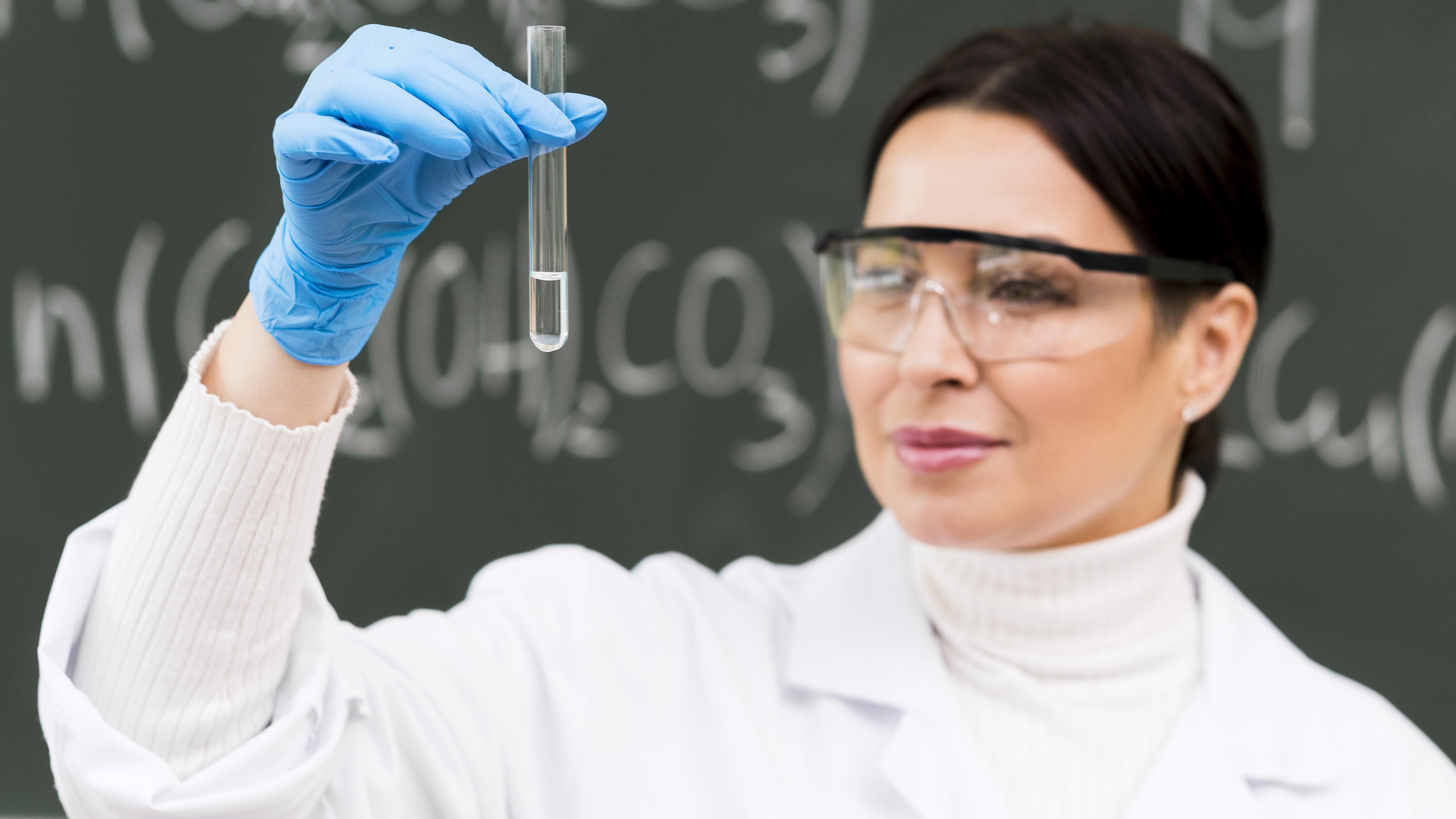 Here are the top reasons why you should get a degree in chemistry